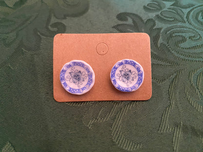 Fancy Dish Stud Earrings